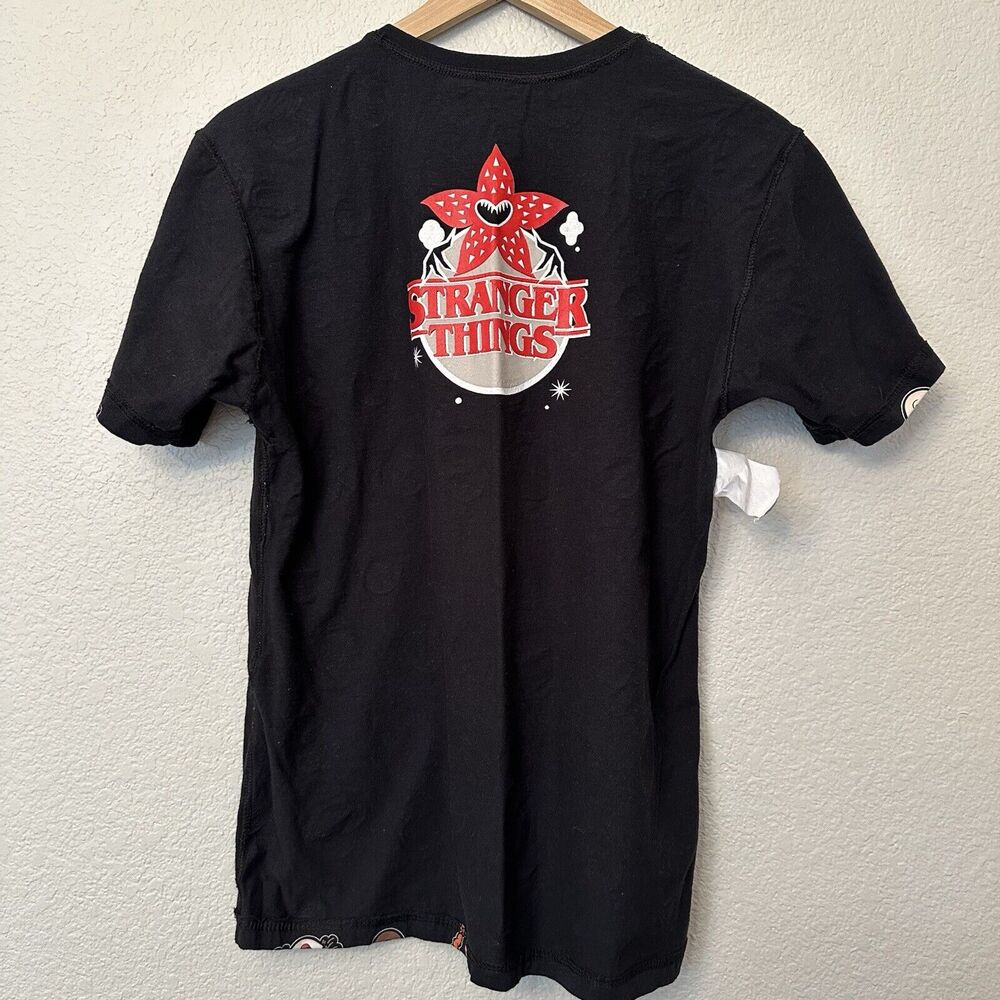 Stranger Things Graphic Youth Sz M* Short Sleeve Top Reversible T-Shirt EUC - Picture 4 of 7